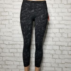 GURU Women capri